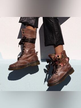 Dr. Marten Triumph 1914 Floral Interior Tall Boots